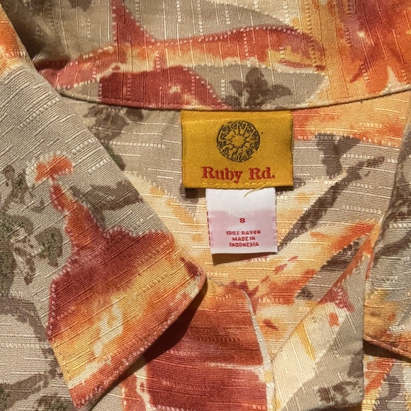 LADIES BUTTON DOWN BLOUSE - Picture 2 of 4